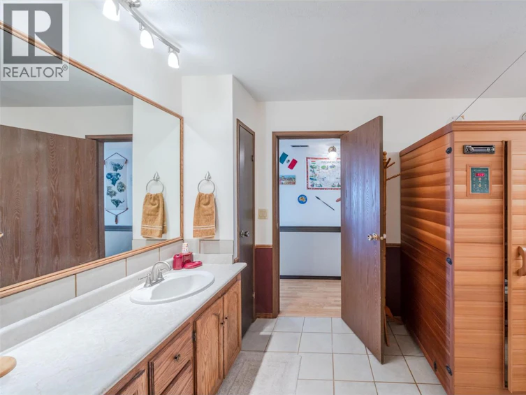 1805 Estates Place, Penticton, BC, V2A 8Y9 - 66