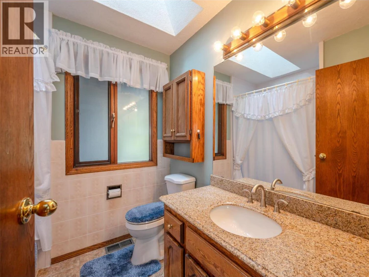 1805 Estates Place, Penticton, BC, V2A 8Y9 - 40