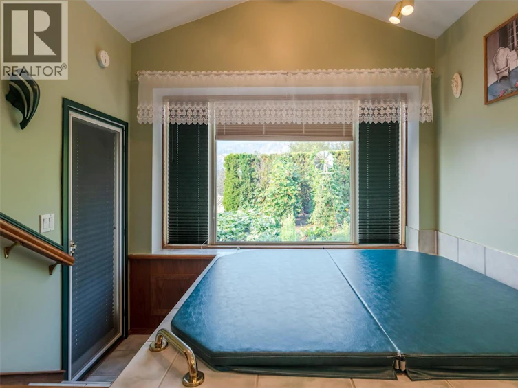 1805 Estates Place, Penticton, BC, V2A 8Y9 - 33