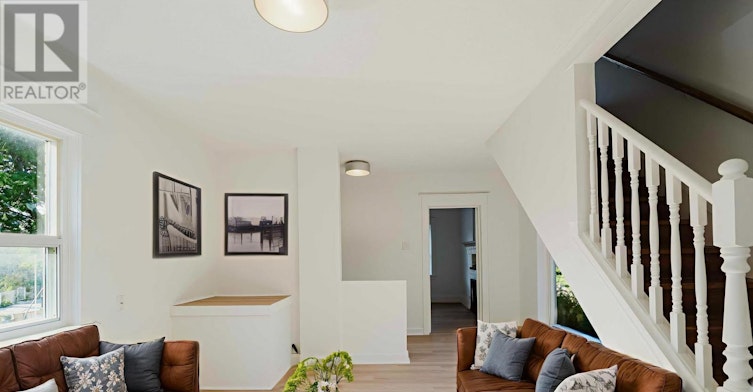 Main-4 Greenlaw Avenue, Toronto, ON, M6H 3V5
