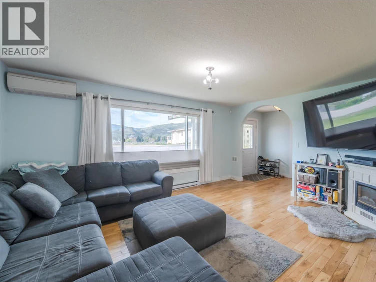 9716 Thompson Road, Summerland, BC, V0H 1Z3 - 3