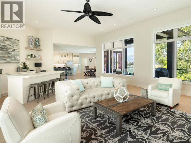 4455 Sherwood Court, Kelowna, BC, V1W 1E7 - 10