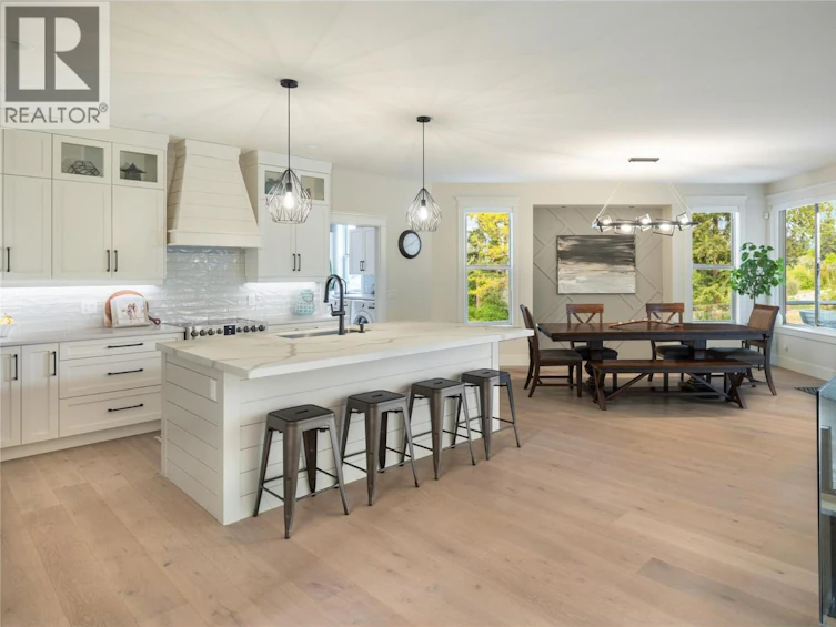 4455 Sherwood Court, Kelowna, BC, V1W 1E7 - 6