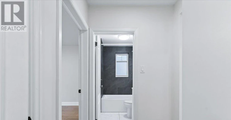 UPPER-39 Reiner Road, Toronto, ON, M3H 2L3 - 26