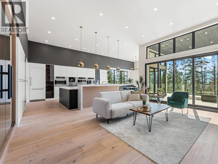 10218 Beacon Hill Drive, Lake Country, BC, V4V 0A9 - 9