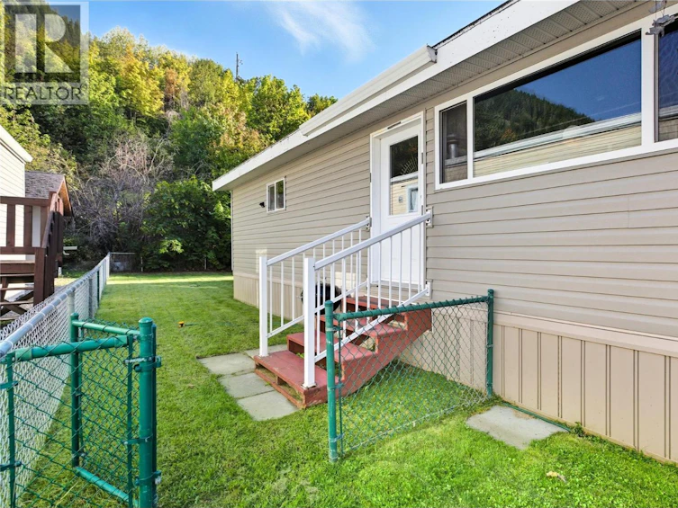 11-1250 Hillside Avenue, Chase, BC, V0E 1M0 - 3