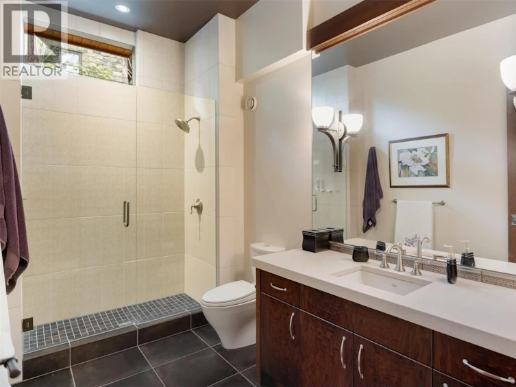 704 Barnaby Road, Kelowna, BC, V1W 4N9 - 53