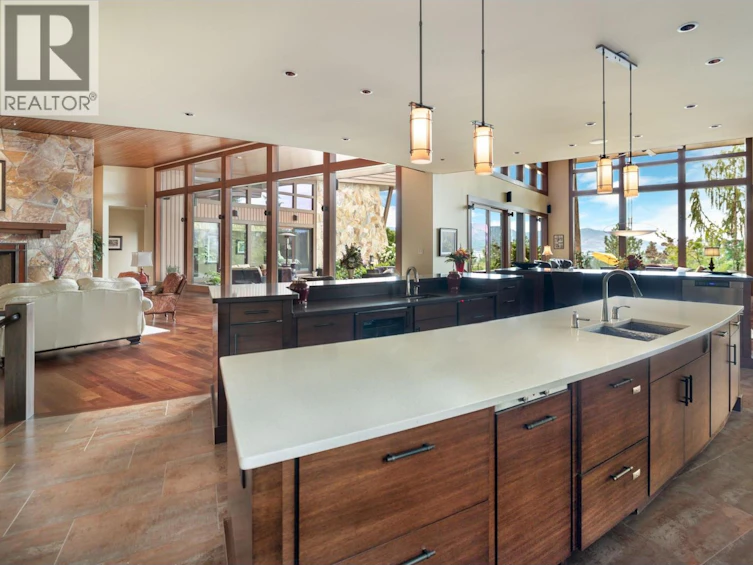 704 Barnaby Road, Kelowna, BC, V1W 4N9 - 33