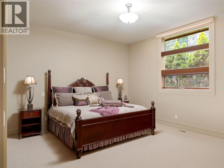 704 Barnaby Road, Kelowna, BC, V1W 4N9 - 54