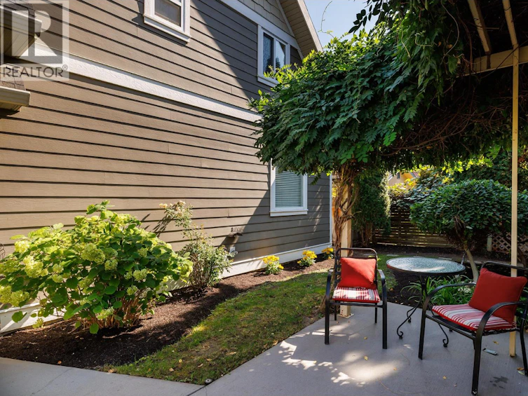 2209 Woodlawn Street, Kelowna, BC, V1Y 2T1 - 4