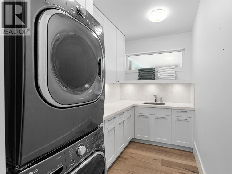 2506 Welch Place, Anglemont, BC, V0E 1M7 - 48