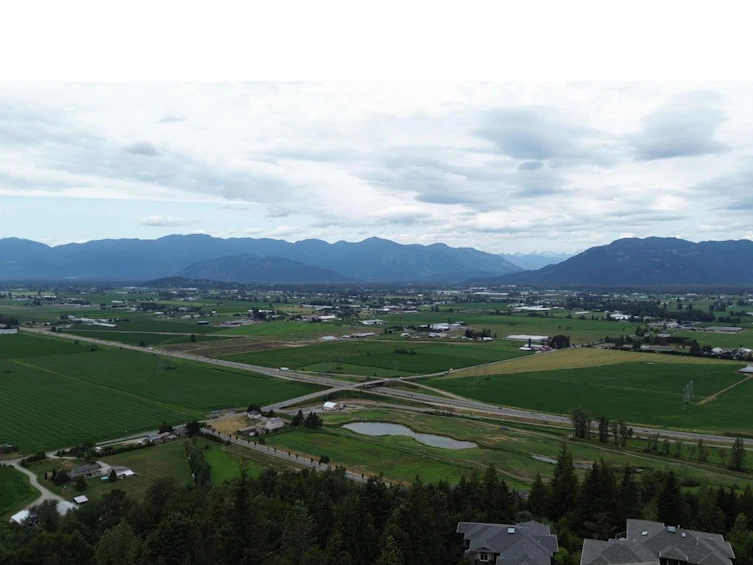 242-51075 Falls Court, Eastern Hillsides, Chilliwack, BC, V4Z 1K7 - 2