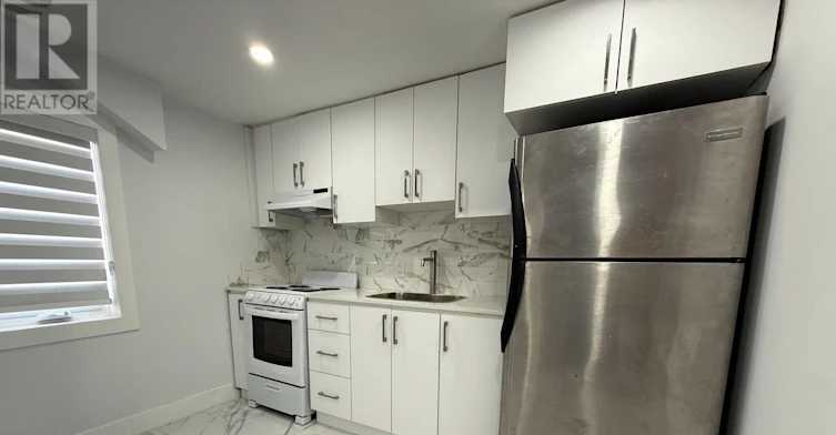 UPPER 2-759 Essa Road, Barrie, ON, L4N 9G1 - 4