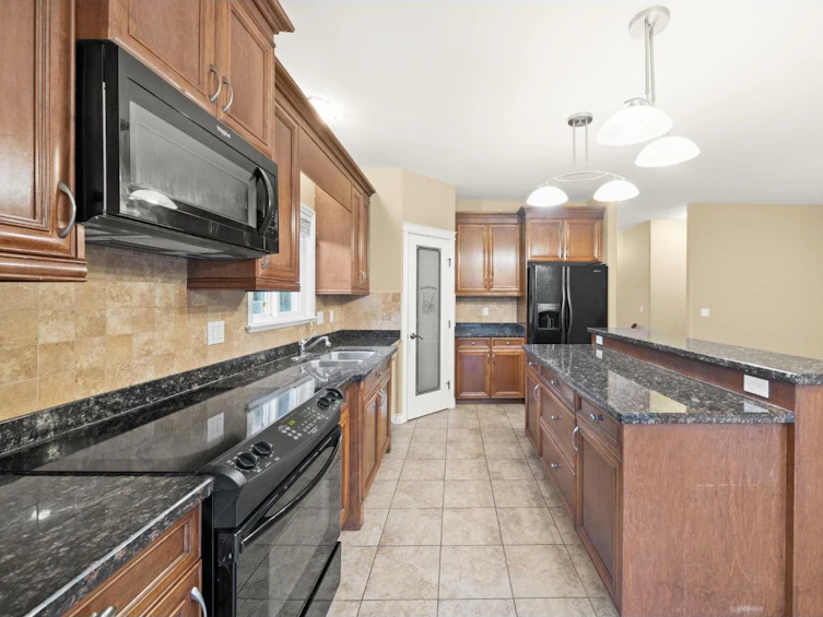 32726 Lissimore, Mission, BC, V2V 7P5 - 11