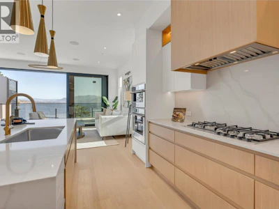 401-602 Lakeshore Drive - 5
