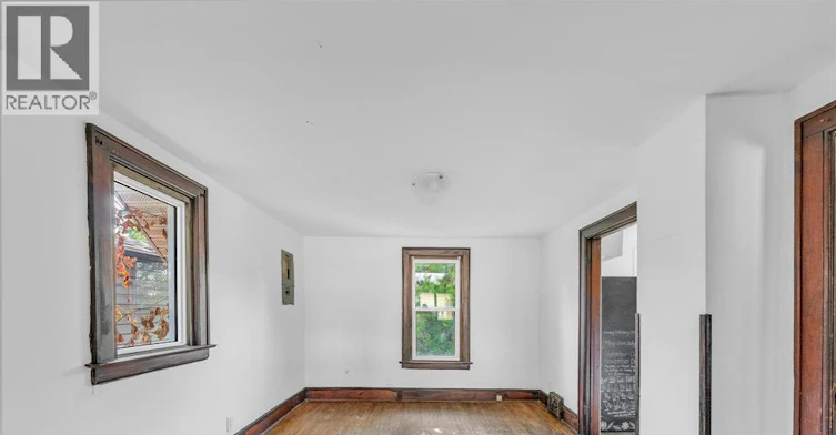 UPPER-527 Mcewan, Windsor, ON, N9B 2E7 - 4