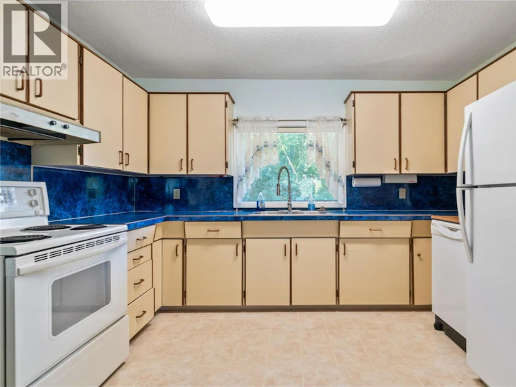 2602 Blind Bay Road, Blind Bay, BC, V0E 1H1 - 4
