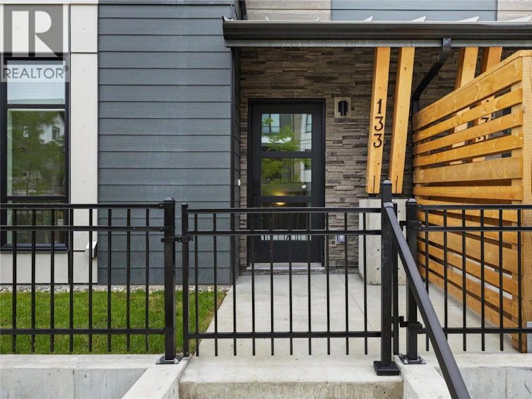 133-1455 Cara Glen Court, Kelowna, BC, V1V 3B8