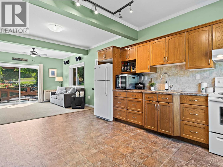 2672 Mckenzie Road, Sorrento, BC, V0E 2W1 - 35