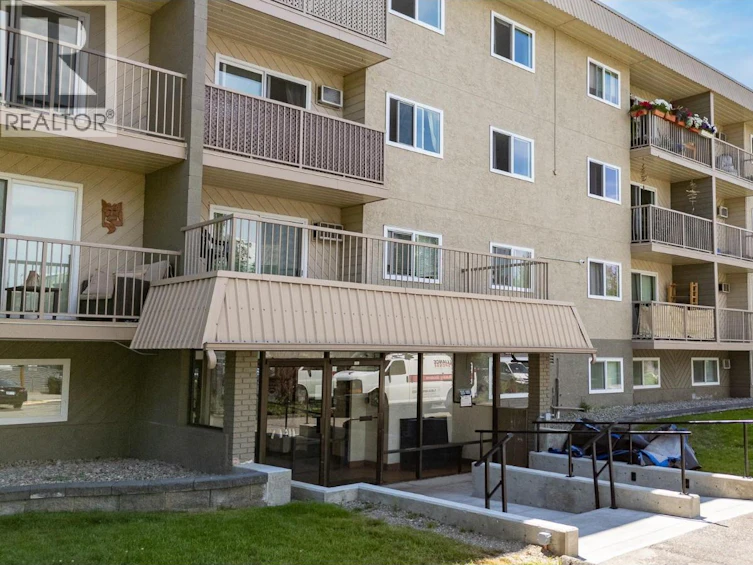 306-130 Skaha Place, Penticton, BC, V2A 7J6 - 2