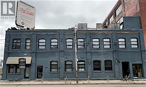 2480 Dundas Street West, Toronto, ON, M6P 1W9
