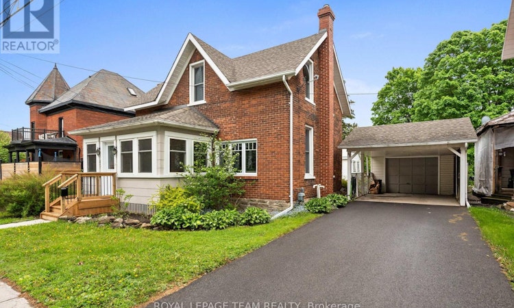 82 Lake Avenue East