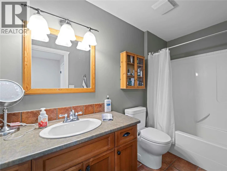 1548 Assiniboine Road, Kamloops, BC, V2E 2R1 - 48