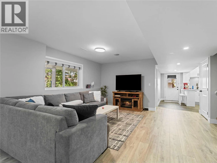 1548 Assiniboine Road, Kamloops, BC, V2E 2R1 - 45