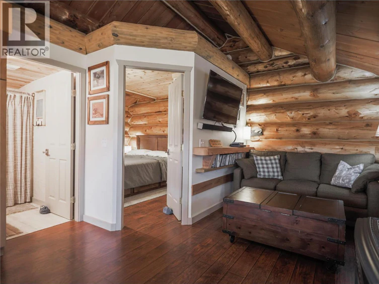 Cabin-10 Hatheume Lake Lodge, Peachland, BC, V1V 1V1 - 22