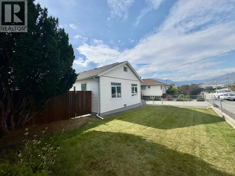 584 Edna Avenue, Penticton, BC, V2A 2M2 - 4