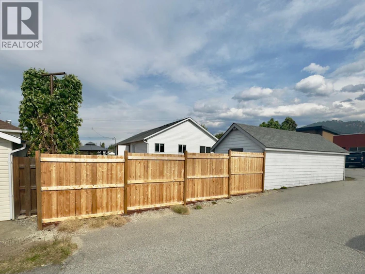 584 Edna Avenue, Penticton, BC, V2A 2M2 - 55