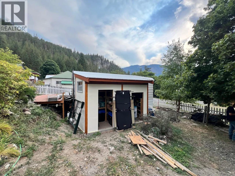 5251 Webster Street, Hedley, BC, V0X 1K0 - 3