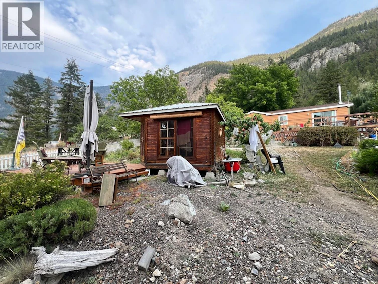 5251 Webster Street, Hedley, BC, V0X 1K0 - 5