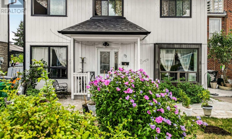 95 Huntingwood Crescent