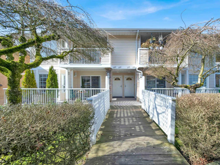 232-5641 201 Street Street, Langley, BC, V3A 8A4
