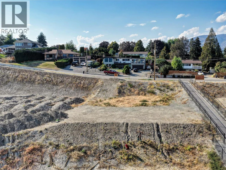 2353 Thacker Drive, West Kelowna, BC, V1Z 1V6 - 3