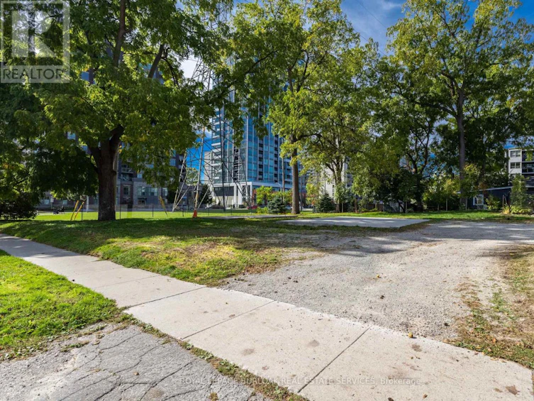 1333 Elgin Street, Burlington, ON, L7S 1N5