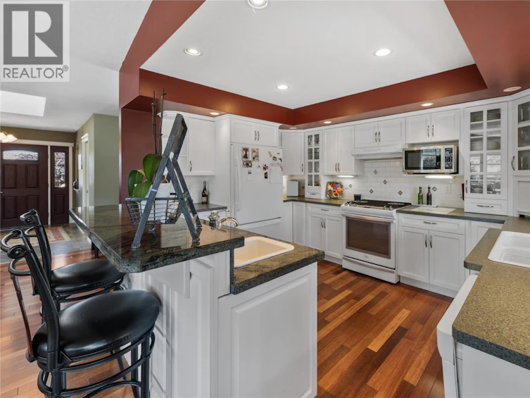 519 5th Street, Vernon, BC, V1H 1Z1 - 9
