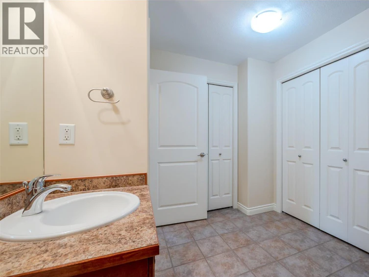 115-100 W Lakeshore Drive, Penticton, BC, V2A 1B6 - 22