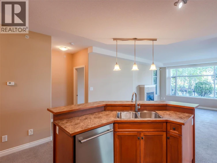 115-100 W Lakeshore Drive, Penticton, BC, V2A 1B6 - 15