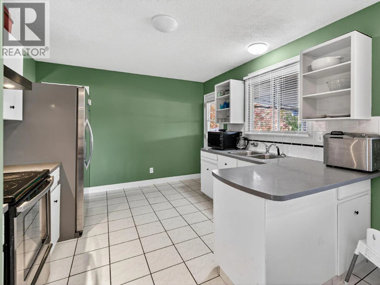 250 Benchview Road, Kelowna, BC, V1X 1M5 - 11