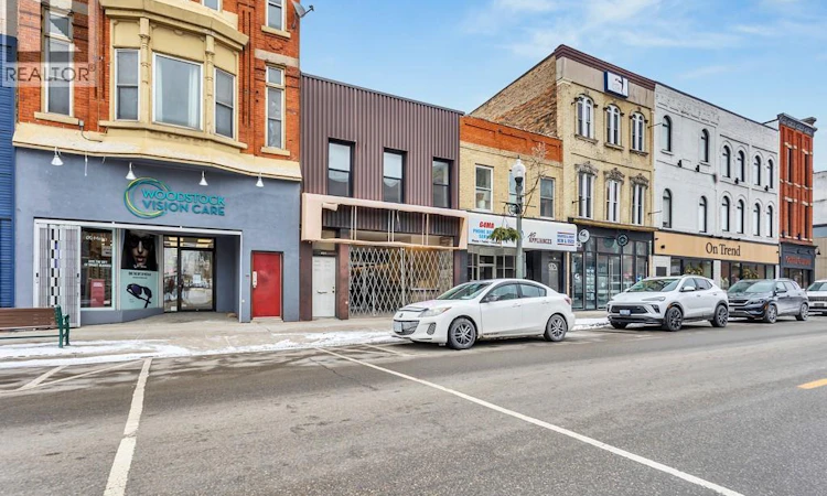 421 Dundas Street