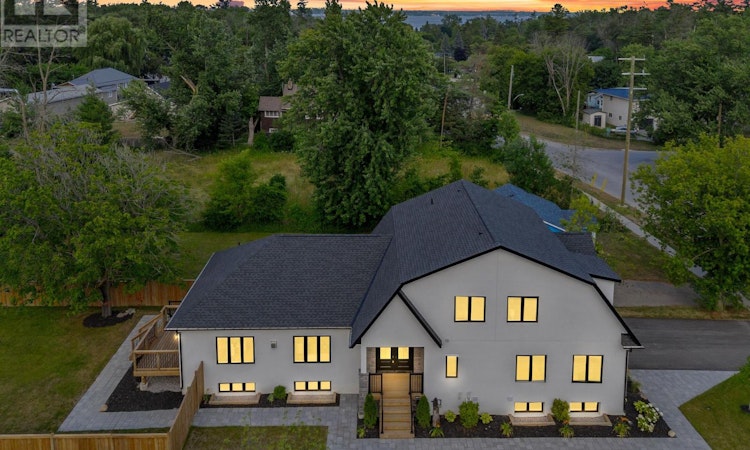 1242 Killarney Beach Road