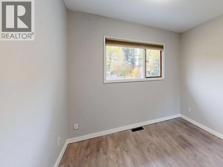 835 Spruce Avenue, 100 Mile House, BC, V0K 2E0 - 14