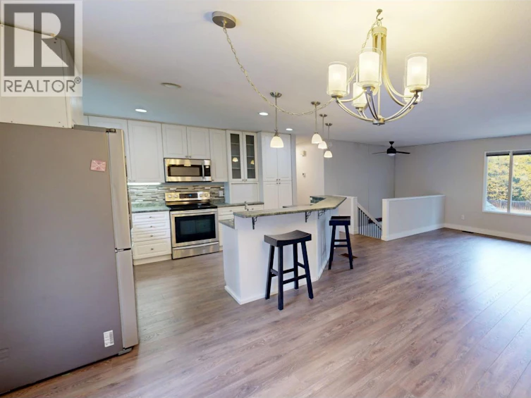 835 Spruce Avenue, 100 Mile House, BC, V0K 2E0 - 9