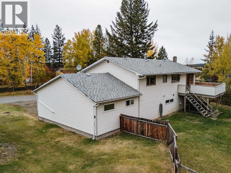 835 Spruce Avenue, 100 Mile House, BC, V0K 2E0 - 26