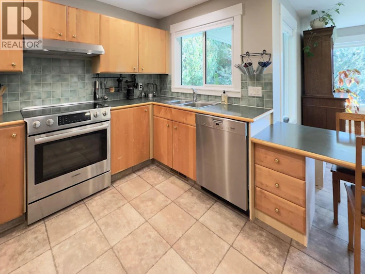 1556 E Duncan Avenue, Penticton, BC, V2A 2X8 - 6