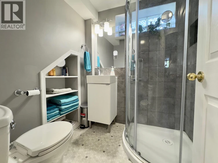 1556 E Duncan Avenue, Penticton, BC, V2A 2X8 - 45