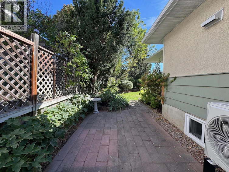 1556 E Duncan Avenue, Penticton, BC, V2A 2X8 - 52