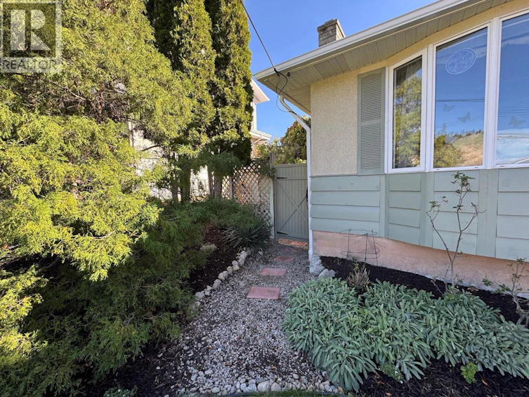 1556 E Duncan Avenue, Penticton, BC, V2A 2X8 - 54